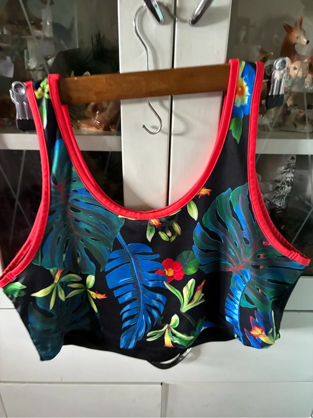 Nike Black Cropped Sports Tank with Floral Swoosh sz S